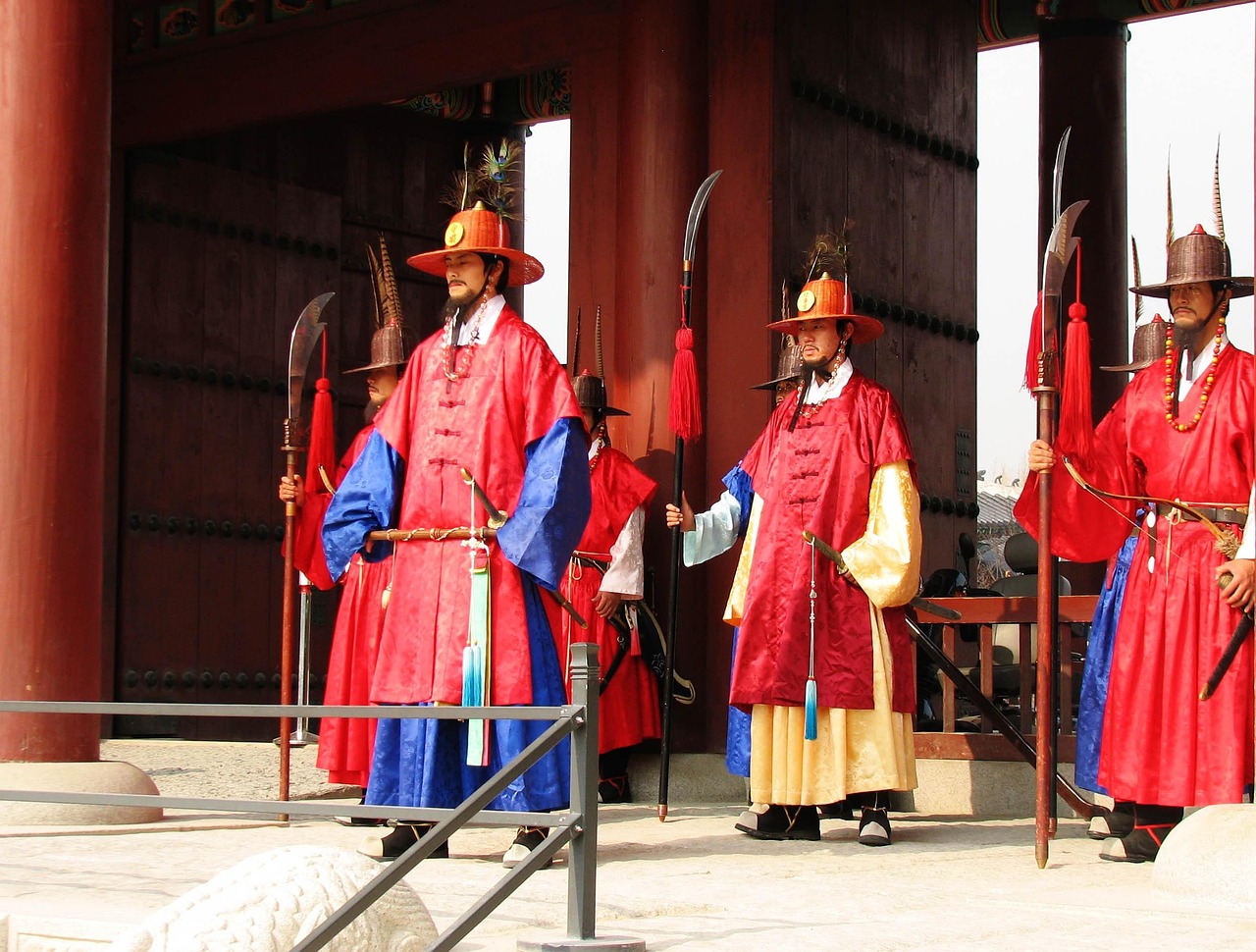 Gyeongbokgung Palace Bukchon and a crafted morning in Seoul with the changing of the guard in June
