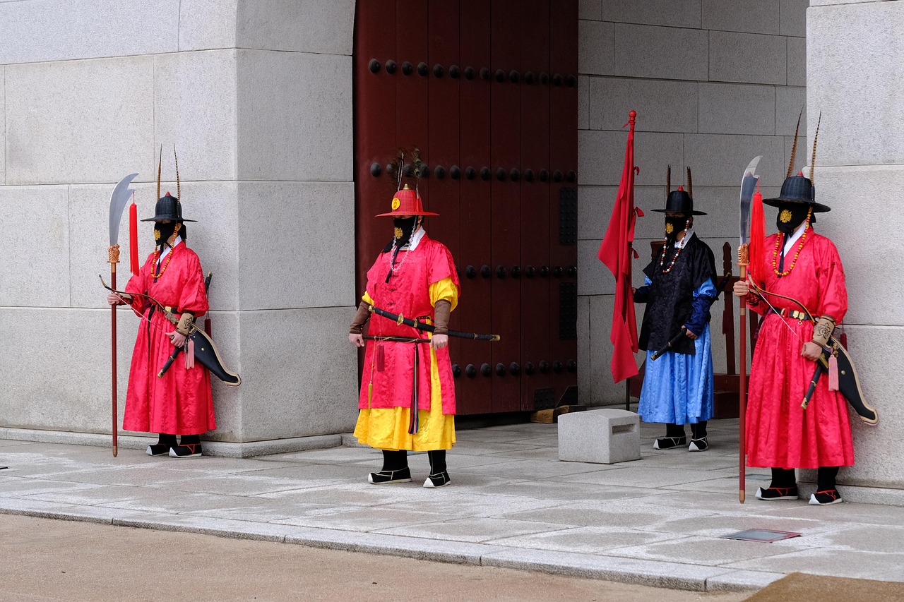 Seoul royal palace experiences at Gyeongbokgung Palace with classic courtyard views