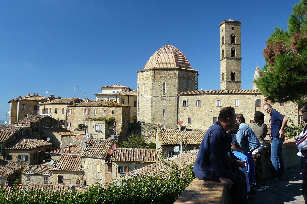 Design a seamless plan to visit Volterra Italy from Pisa or Florence with day trips around Volterra