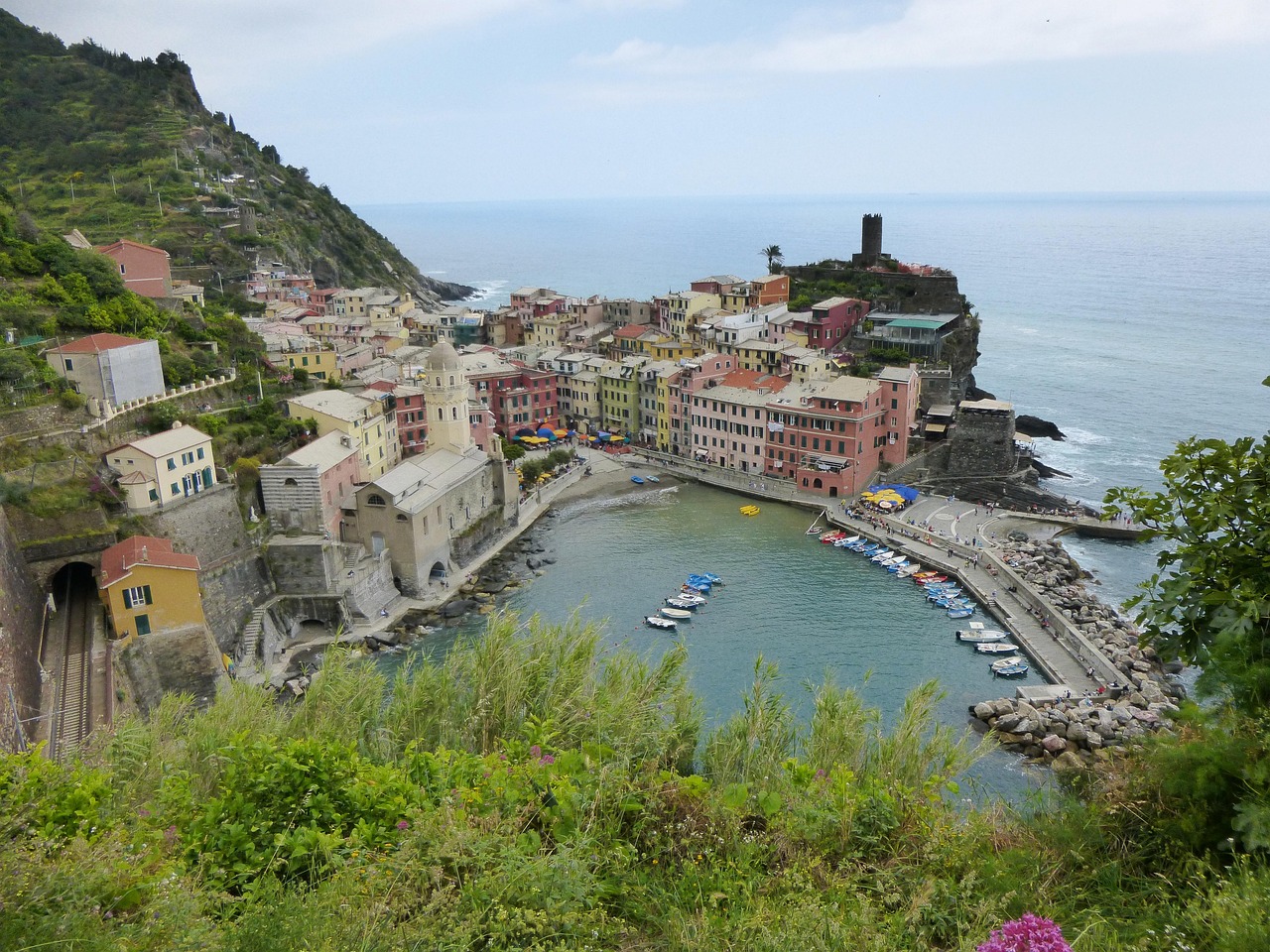 Sentiero Azzurro Coastal Hiking Trail challenge and reward in Cinque Terre National Park
