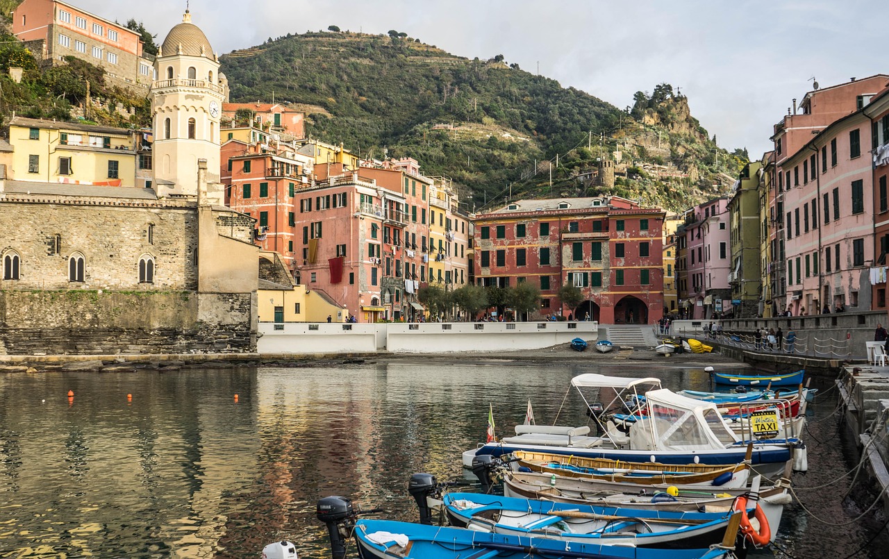 Monterosso Corniglia and Vernazza in the 5 towns of Cinque Terre with colourful harbour views