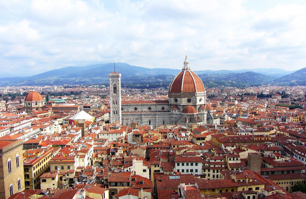 Duomo and the historic centre: piazzas and churches in Florence