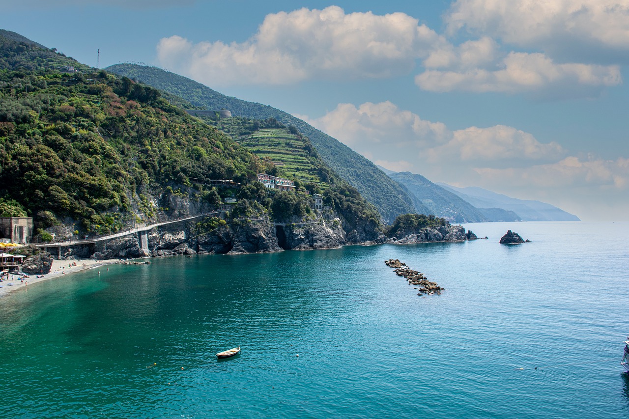 Tuscany to the Coastline Cinque Terre, Naples and the Amalfi Coast with shimmering sea views