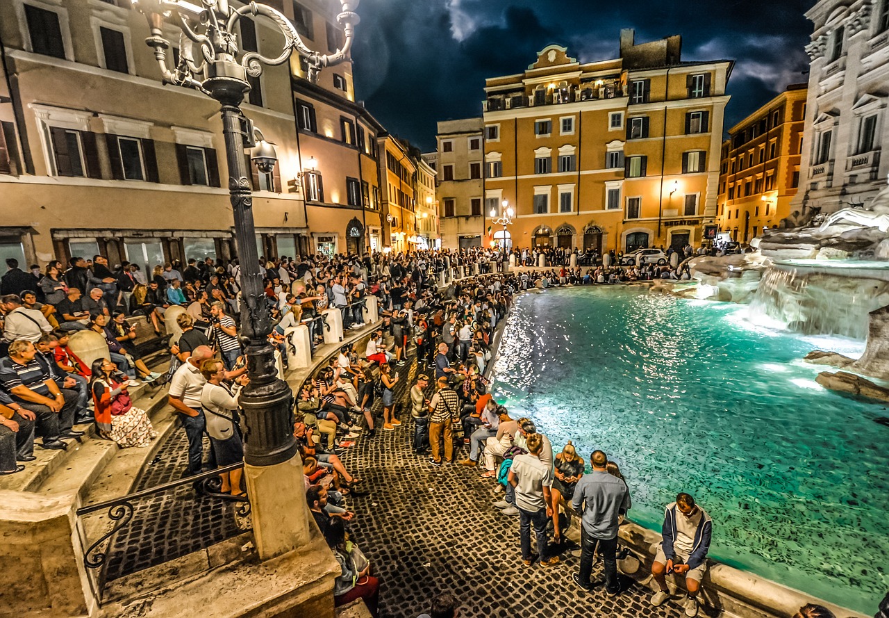 After-dark best things to do in Rome with Trevi Fountain glow