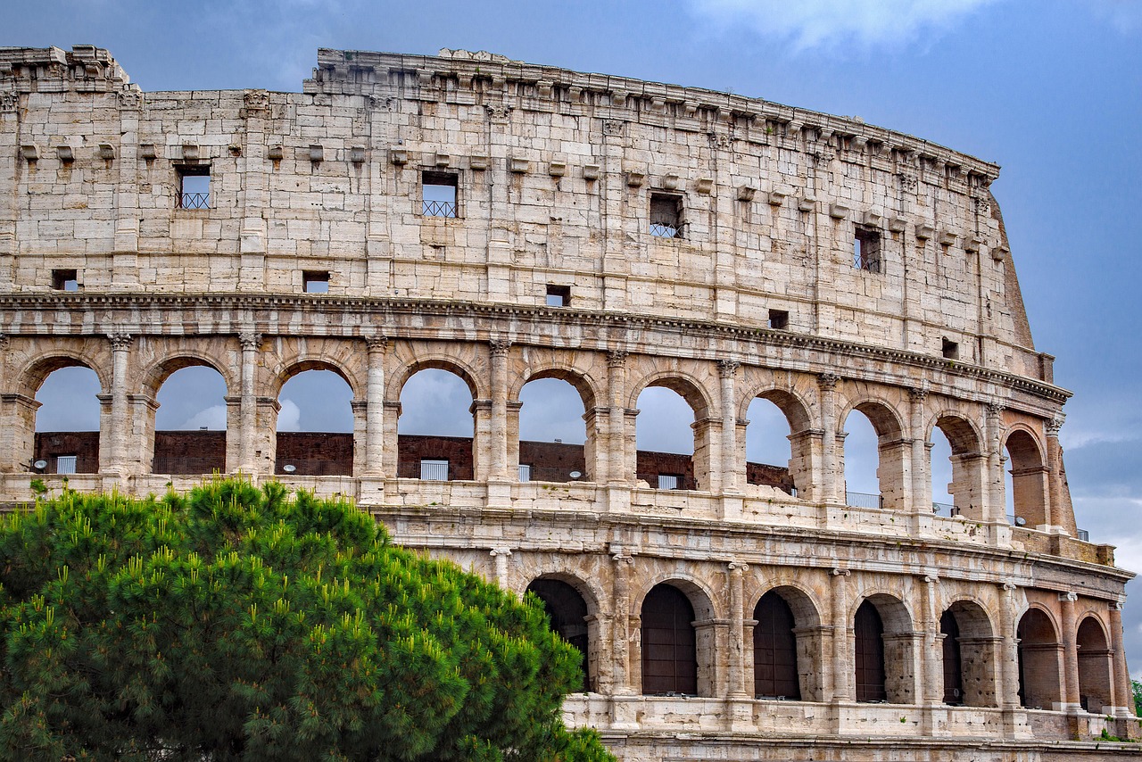 Design a seamless Colosseum day in Rome with tickets, Metro B and safe entry
