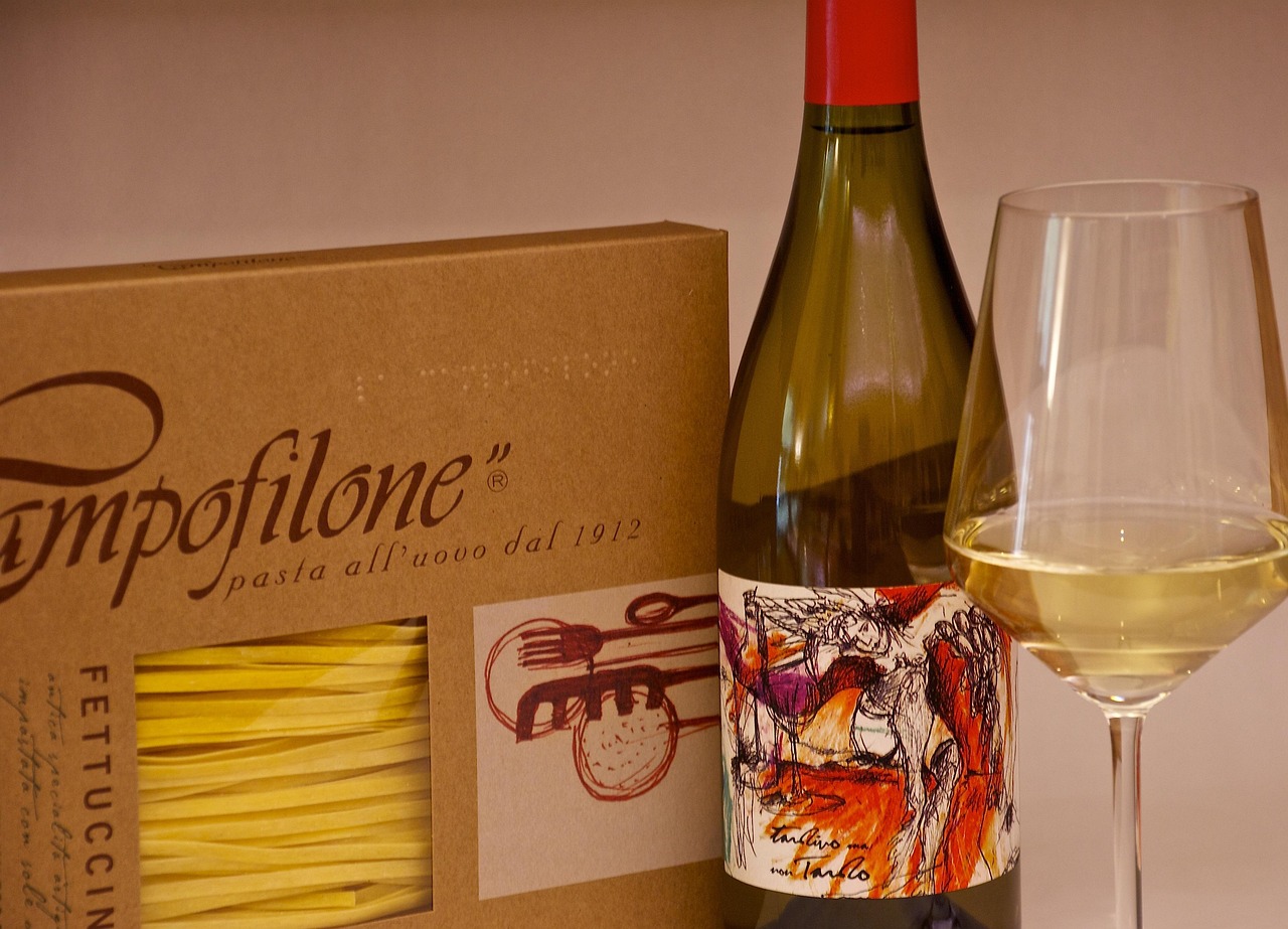 Taste Trastevere with confidence with trattorias gelato and aperitivo in Rome