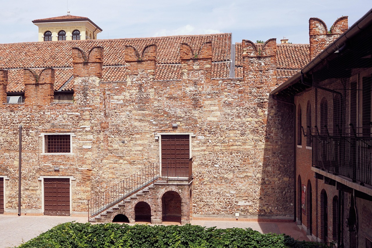 Juliet in Verona Casa di Giulietta and the famous balcony experience in the courtyard