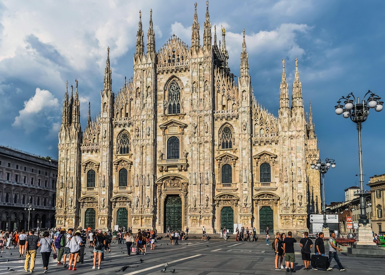 A day in Milan overview for high-end travellers with a calm, stylish first impression of the city