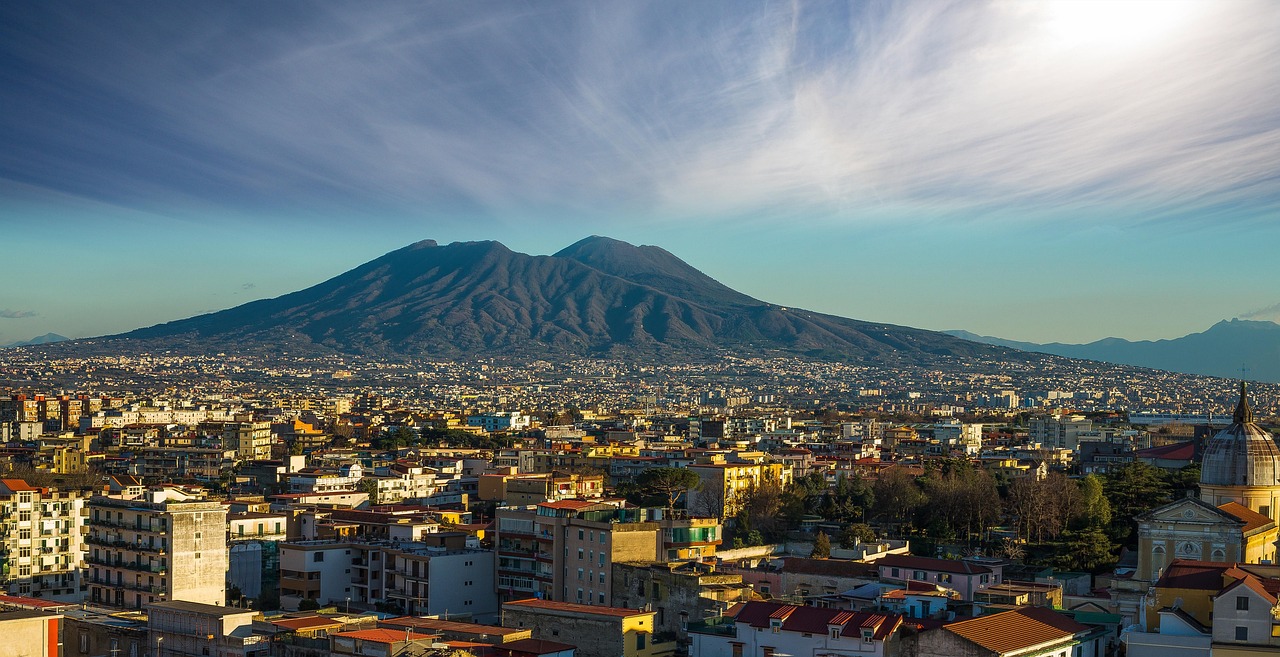 Attractions in Naples for an elegant city overview – panoramic orientation across Naples
