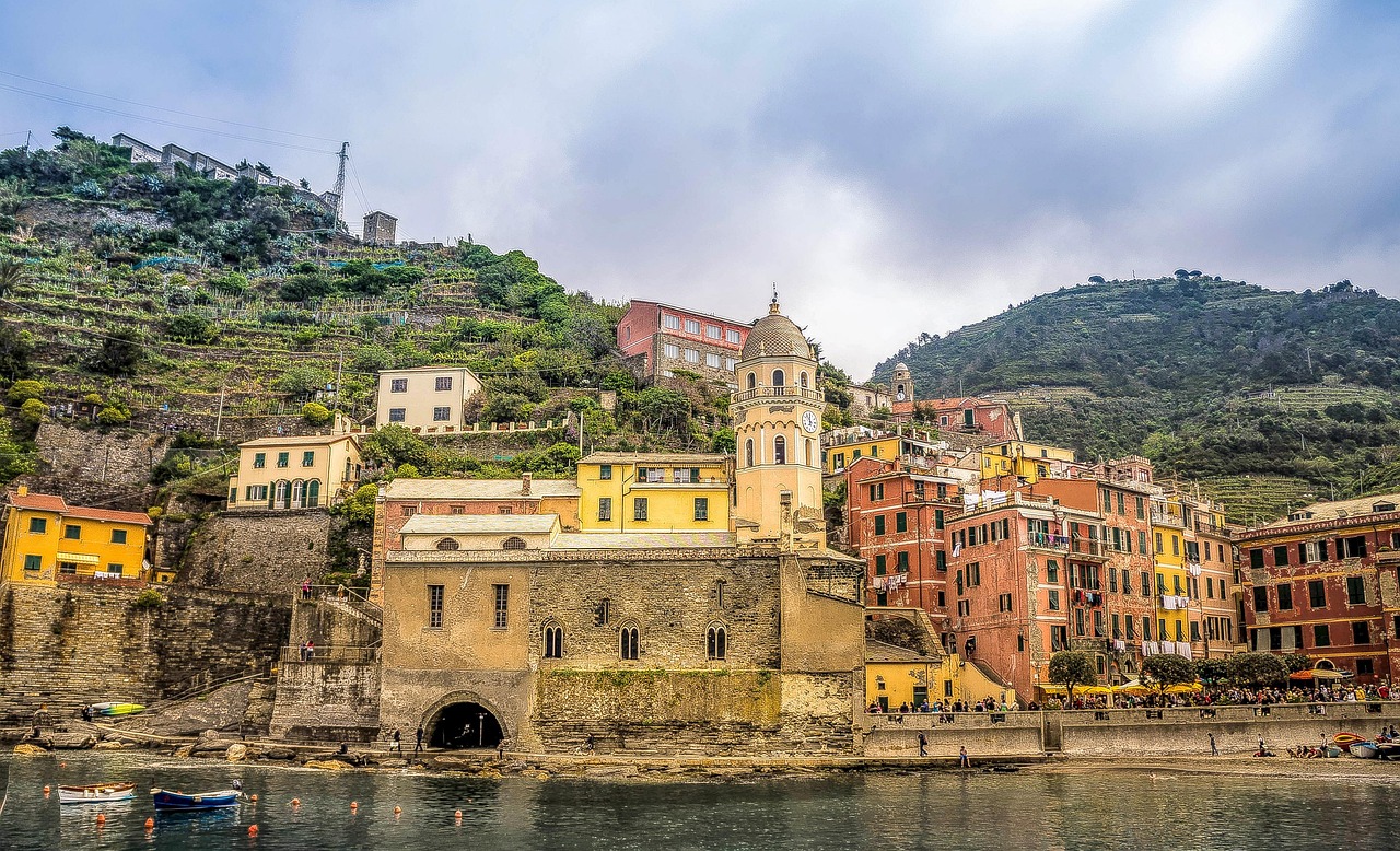 Cinque Terre colourful houses and village walks by the sea across Vernazza, Manarola and more