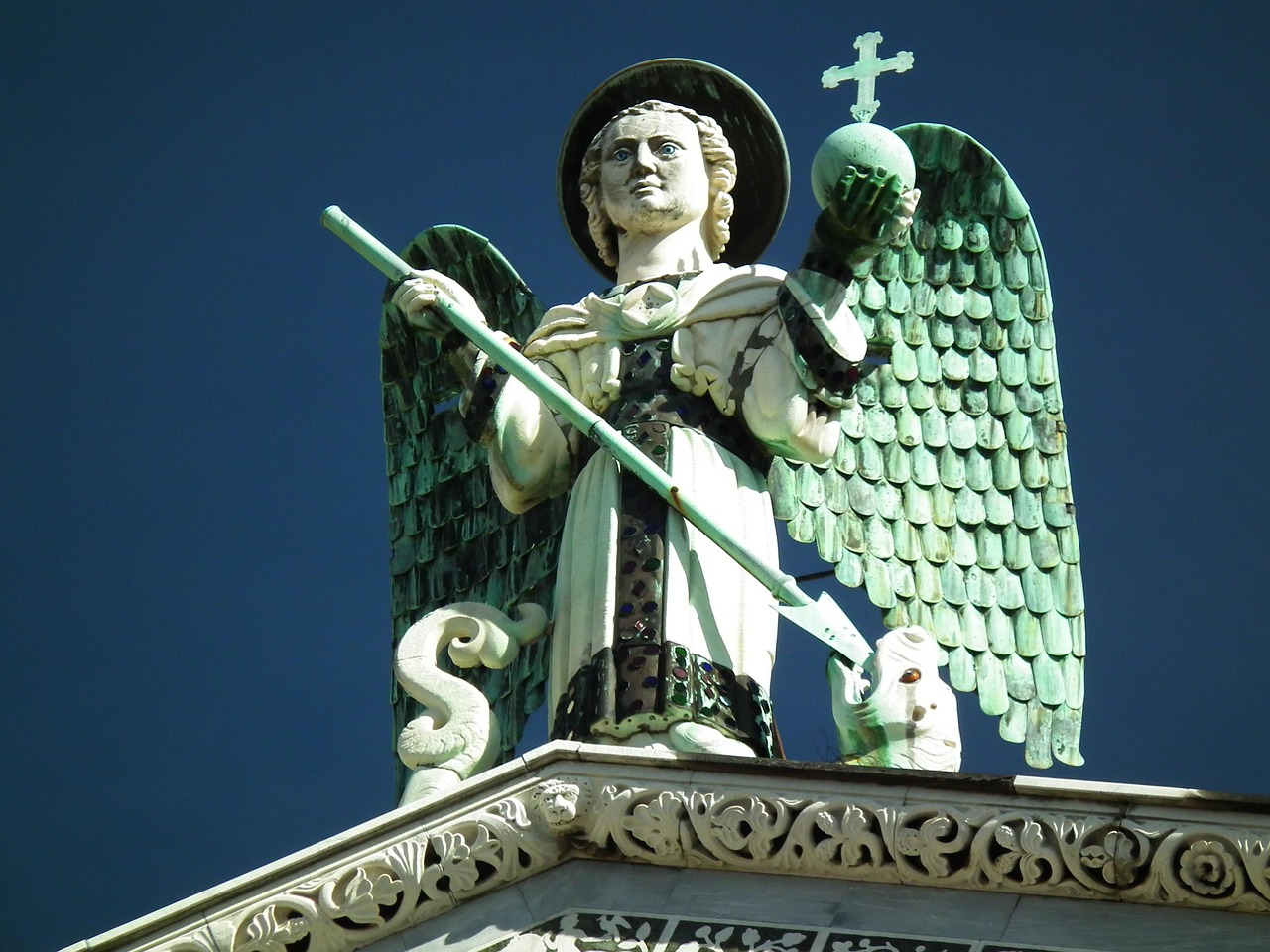 Towers and Piazzas Torre Guinigi to Piazza dell'Anfiteatro – Climbing Torre Guinigi and exploring Piazza dell'Anfiteatro