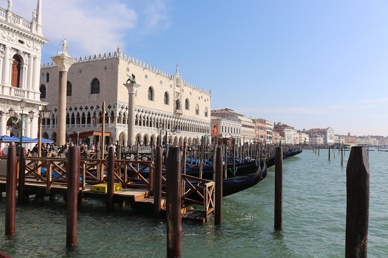 Tourist spots in Italy Venice: best things to do in ... - Designer Journeys