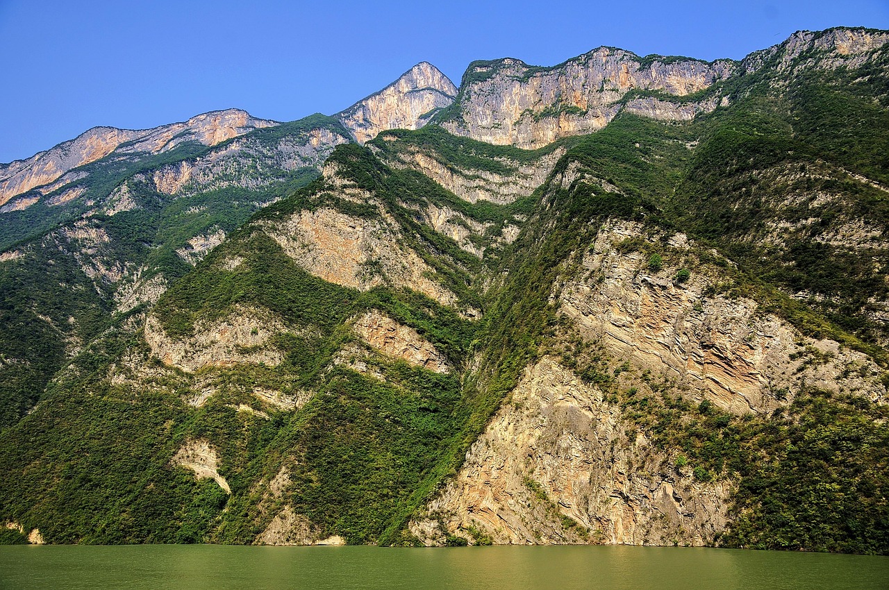 A private Three Gorges cruise designed for calm days and curated shore visits