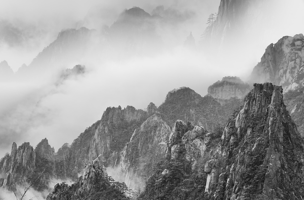 Huangshan Yellow Mountains for Pine Forest Grandeur with sunrise viewpoints
