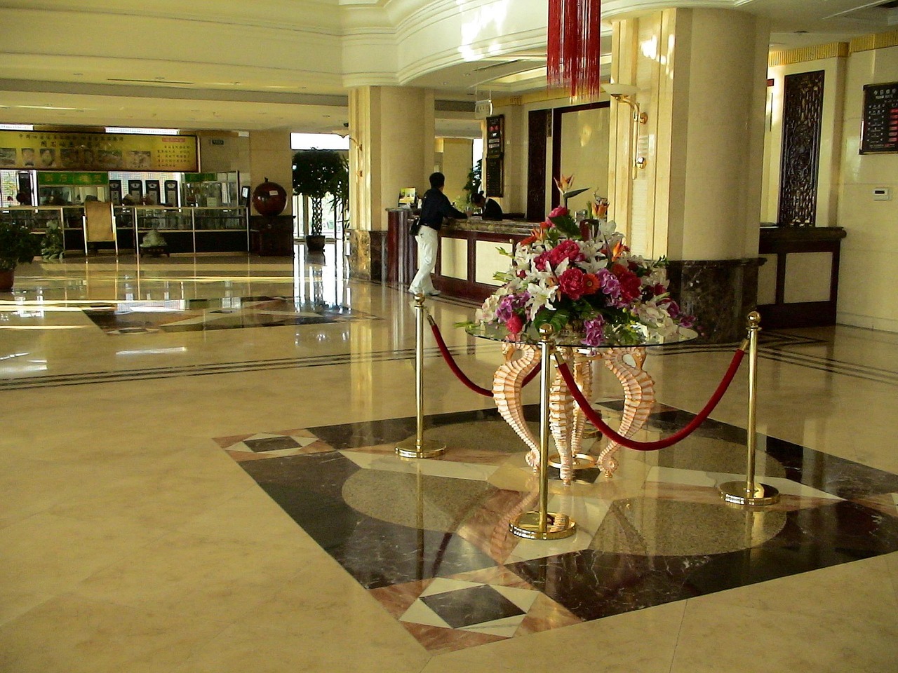 Luxury logistics in Beijing and Shanghai with high-speed train comfort