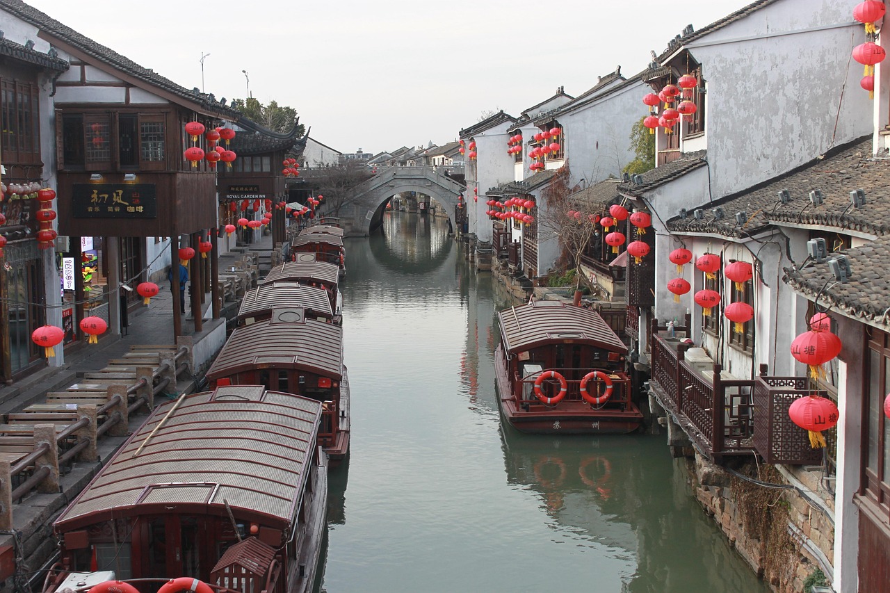 Shanghai and Jiangsu water towns for crafted elegance