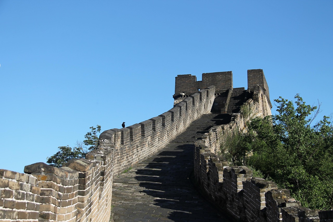 Great Wall experiences beyond the crowds with serene ridgelines at Jinshanling