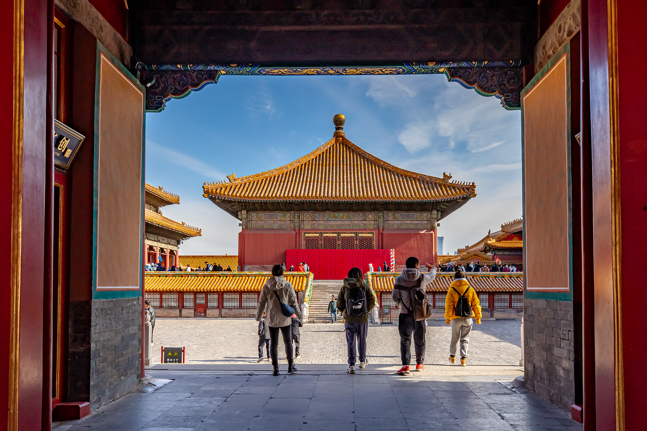 Inner Court Secrets Imperial Garden and Dusk Quiet within the Forbidden City