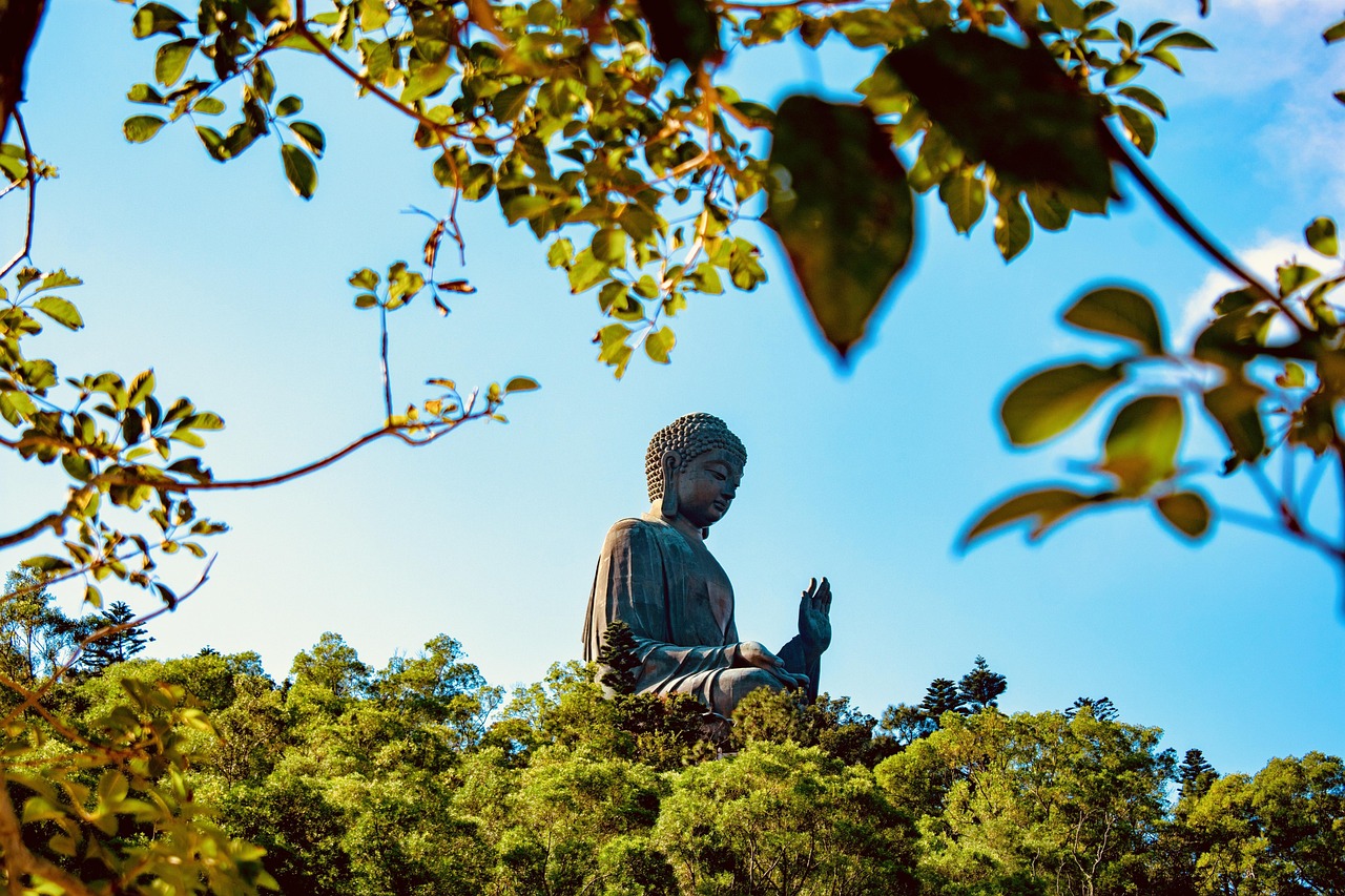 Temples and calm heritage attractions in Hong Kong