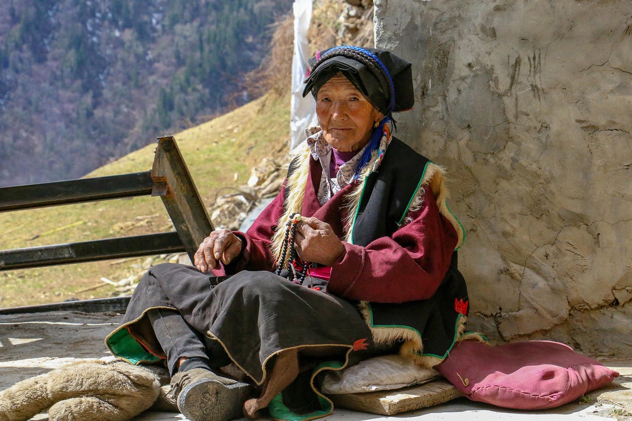 Visit Jiuzhaigou tour planning with Tibetan villages and Qiang heritage near the valley