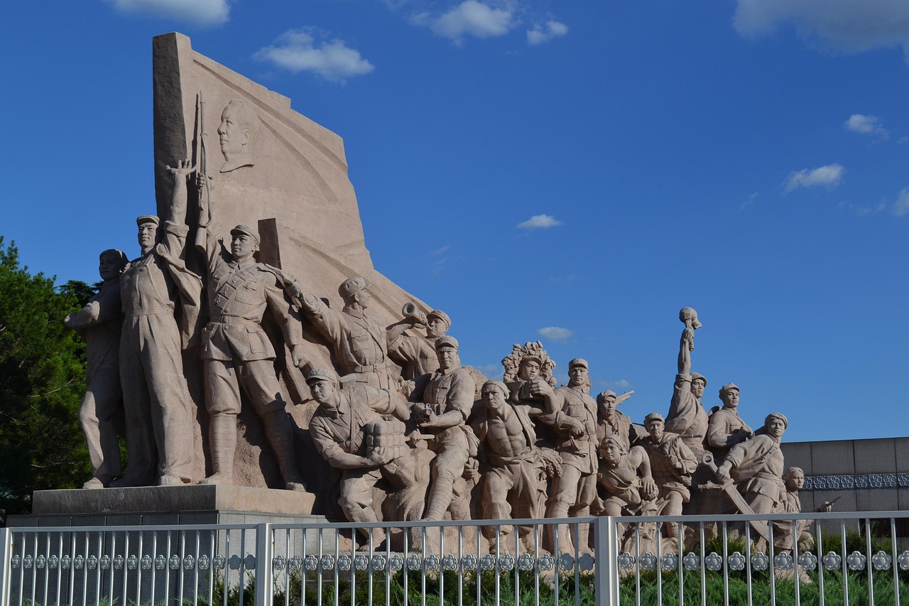 Revolutionary History and the Road of Rejuvenation with heart
