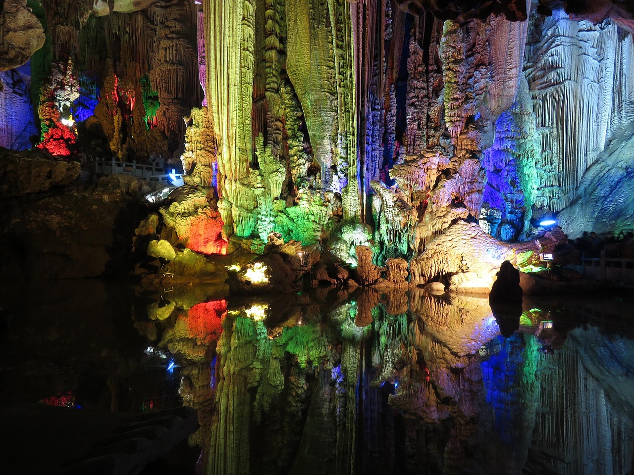 Zhiyun Cave and the geology behind the karst wonder