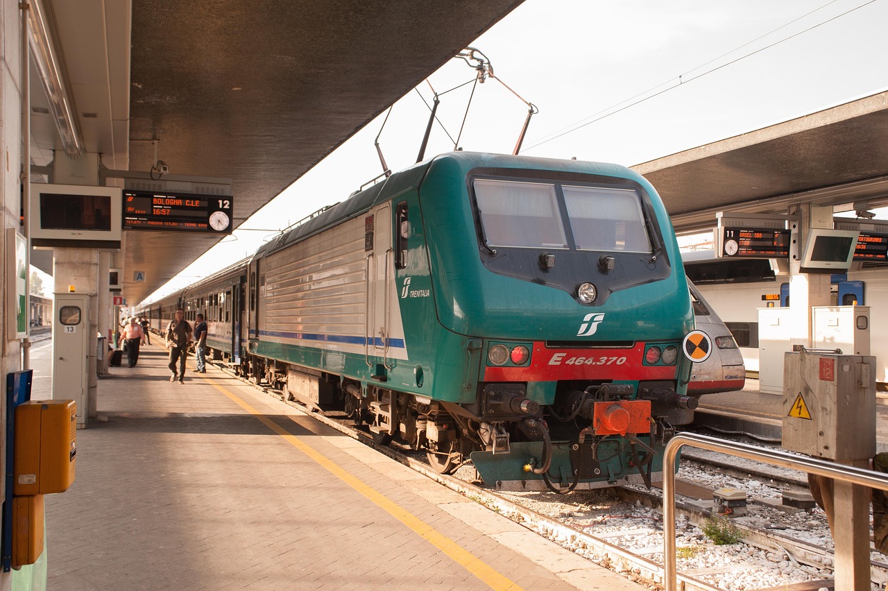 Train from Florence to Venice booking Italo and Trenitalia with premium comfort