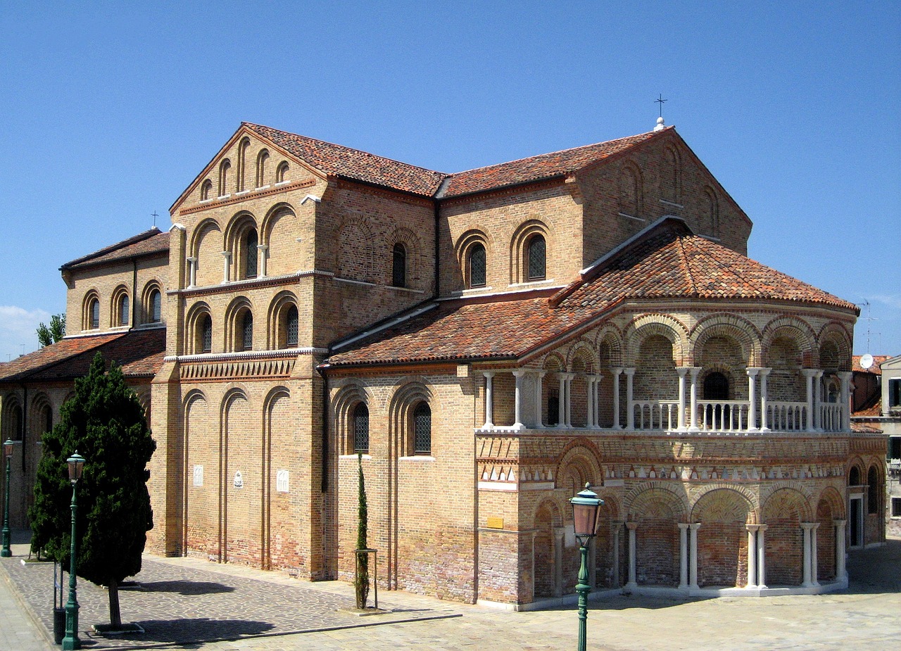 Explore canals, artisan shops and San Donato on Murano Island
