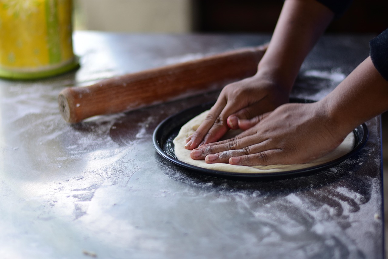 Street food and a private pizza workshop with a local chef in Napoli
