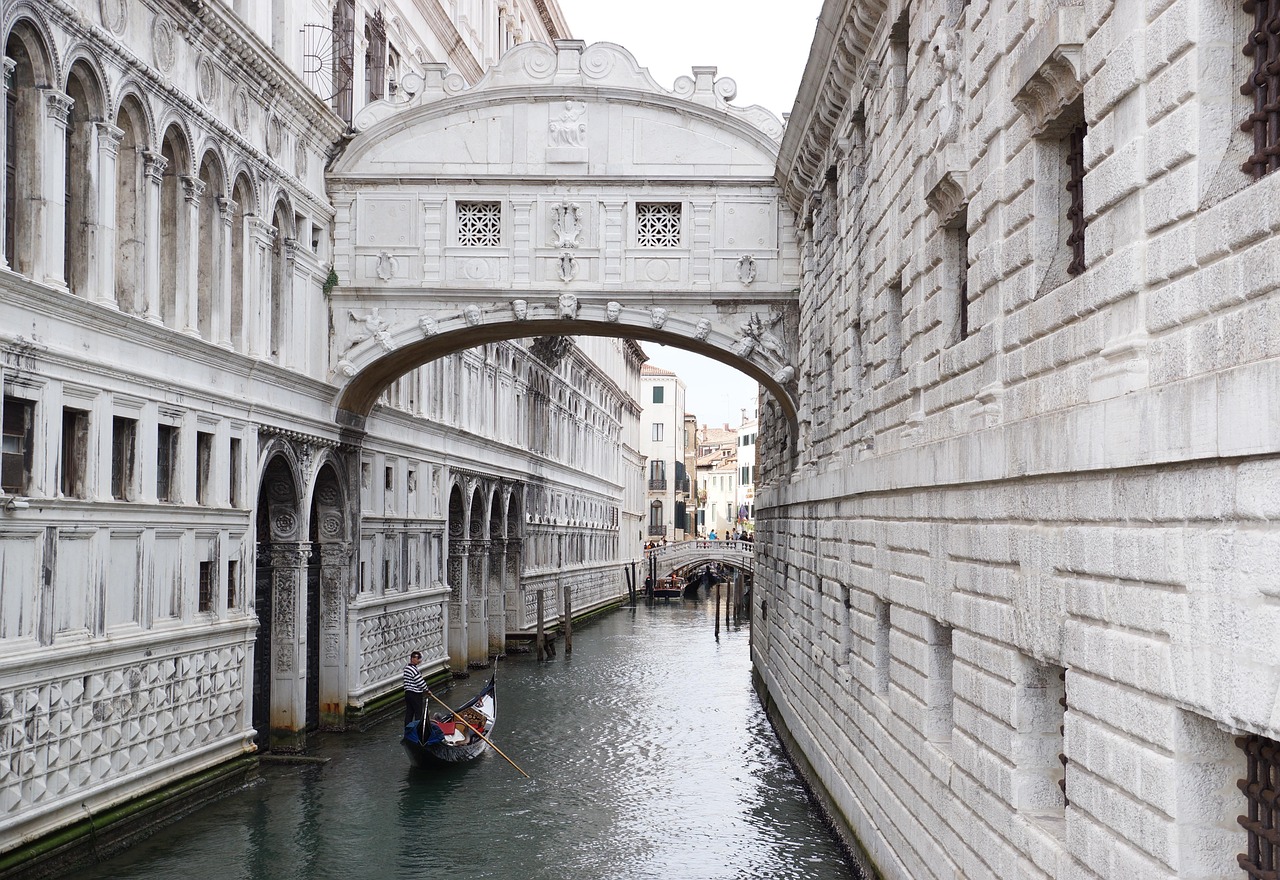 Doge’s Palace VIP Power Art and the Bridge of Sighs with a VIP tour