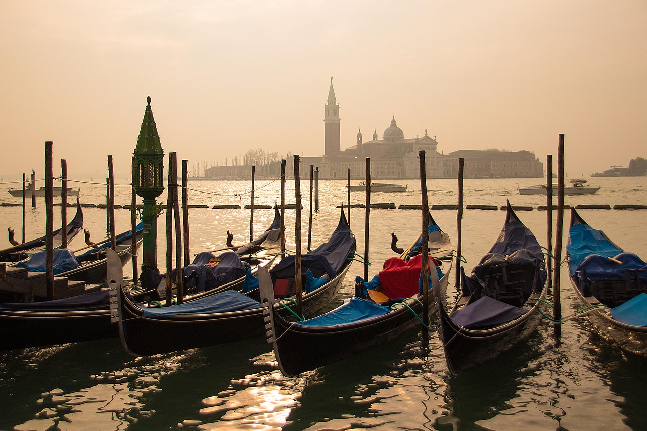 Choosing the best time to visit Venice for your style of luxury