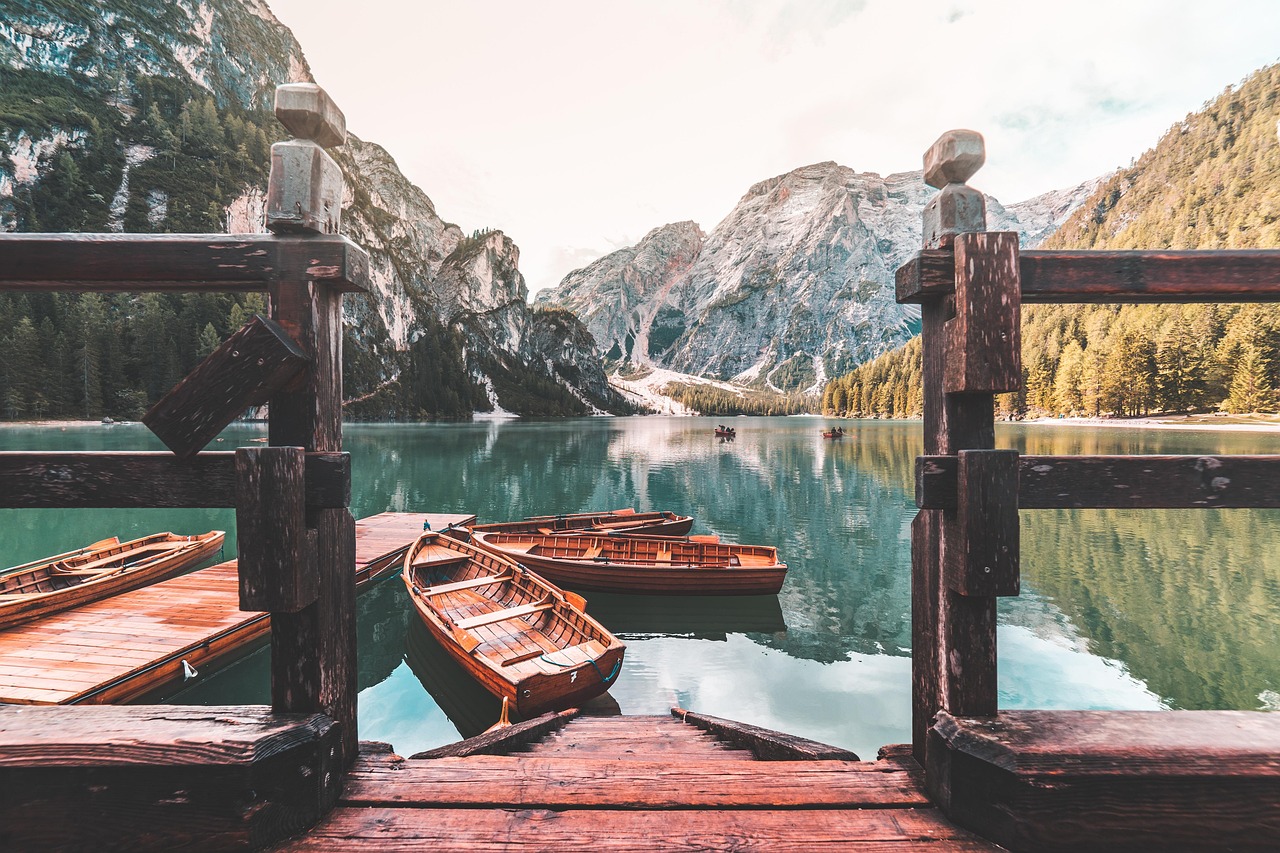 Dolomites day hike highlights including Tre Cime di Lavaredo and Lago di Braies