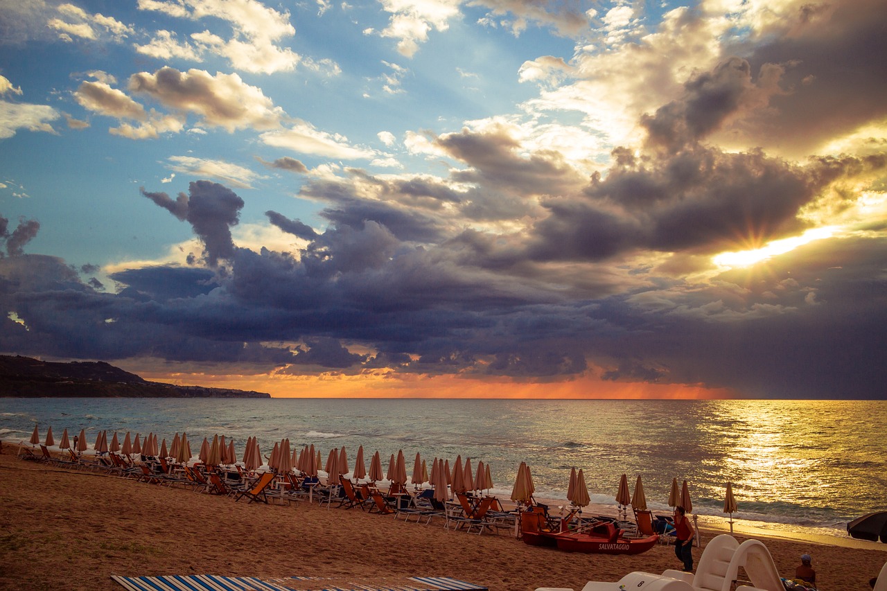 Monterosso beach days from Fegina Beach to sunsets