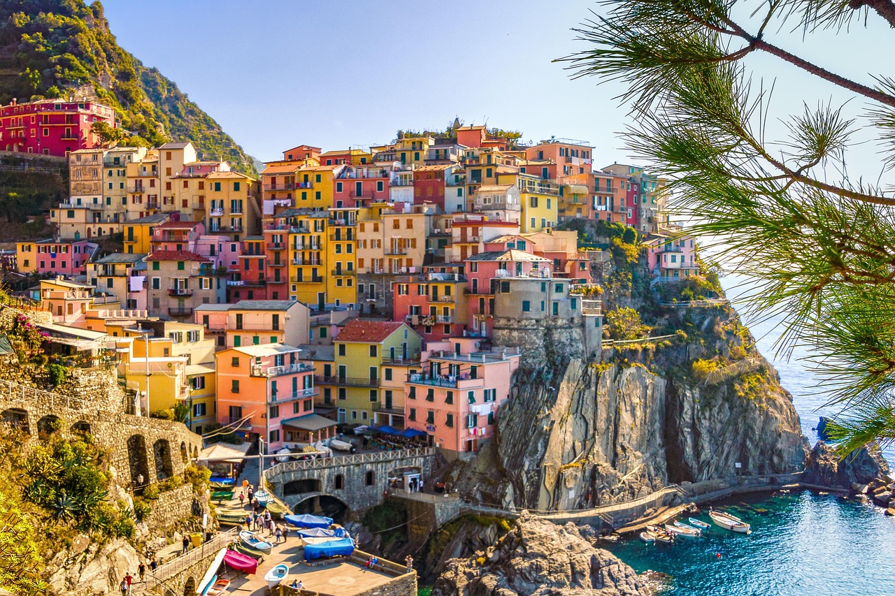 Sentiero Azzurro hikes from Monterosso al Mare to Vernazza
