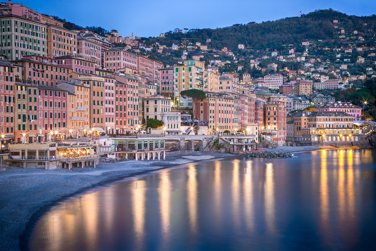 Mappatella Beach and Rotonda Diaz for a Chic City Dip in Naples