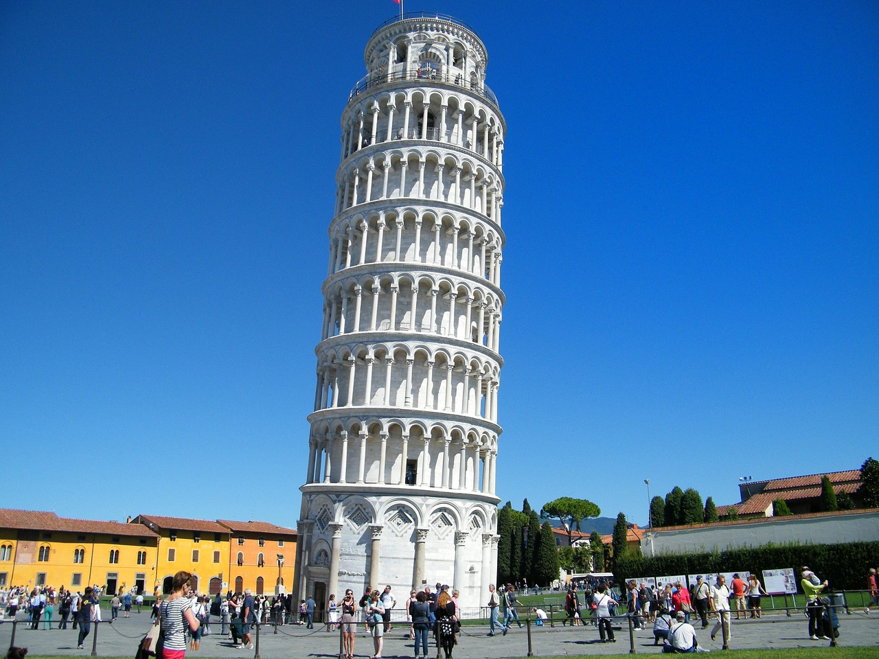 Create playful Pisa leaning photos with tilt illusions