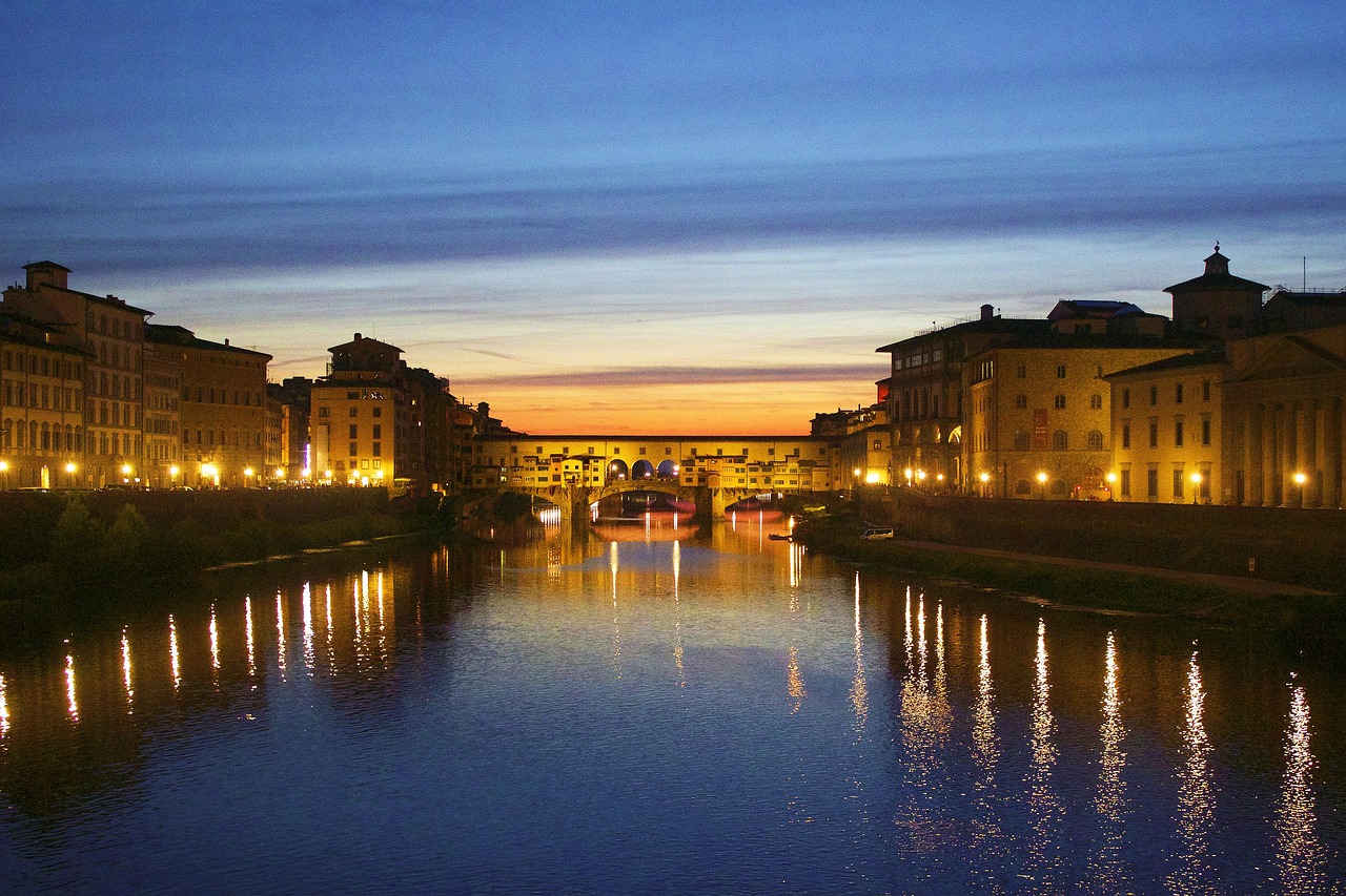 Ponte Vecchio to Oltrarno Plus a Tuscany Day Trip with golden hour on the Arno