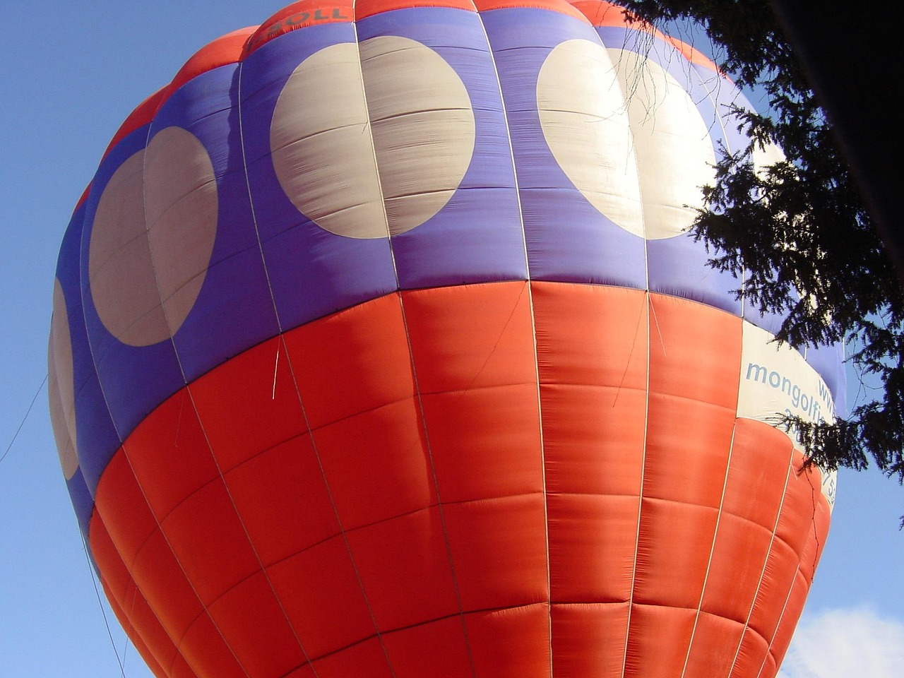 A Turin itinerary to design day trip luxury across northern Italy with a hot air balloon over the Langhe