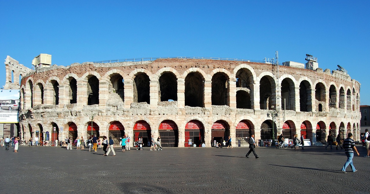 First encounter with the Verona Arena amphitheatre first visit guide in Verona