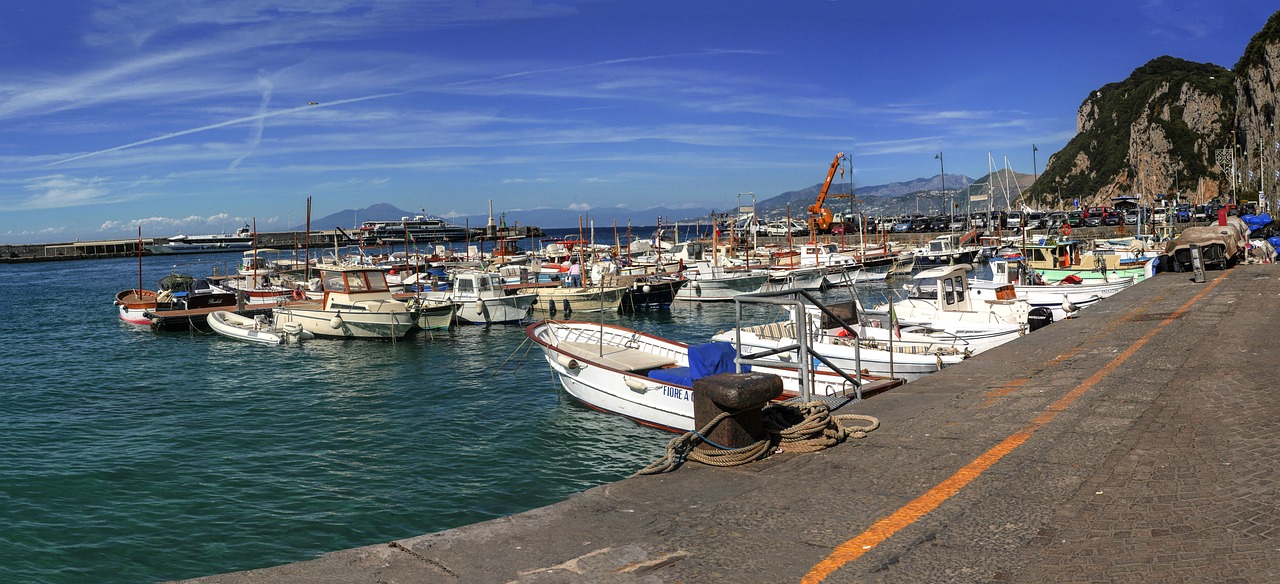 Campania day trips from Naples with a yacht, Capri, Pompeii and Mount Vesuvius