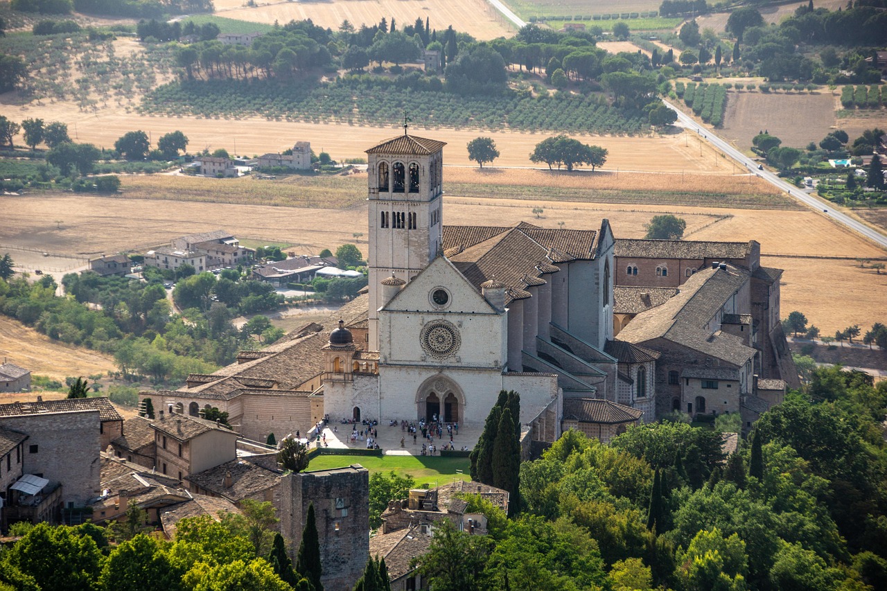 Frescoed storytelling by Giotto and Cimabue in the Upper Church of Assisi’s Basilica