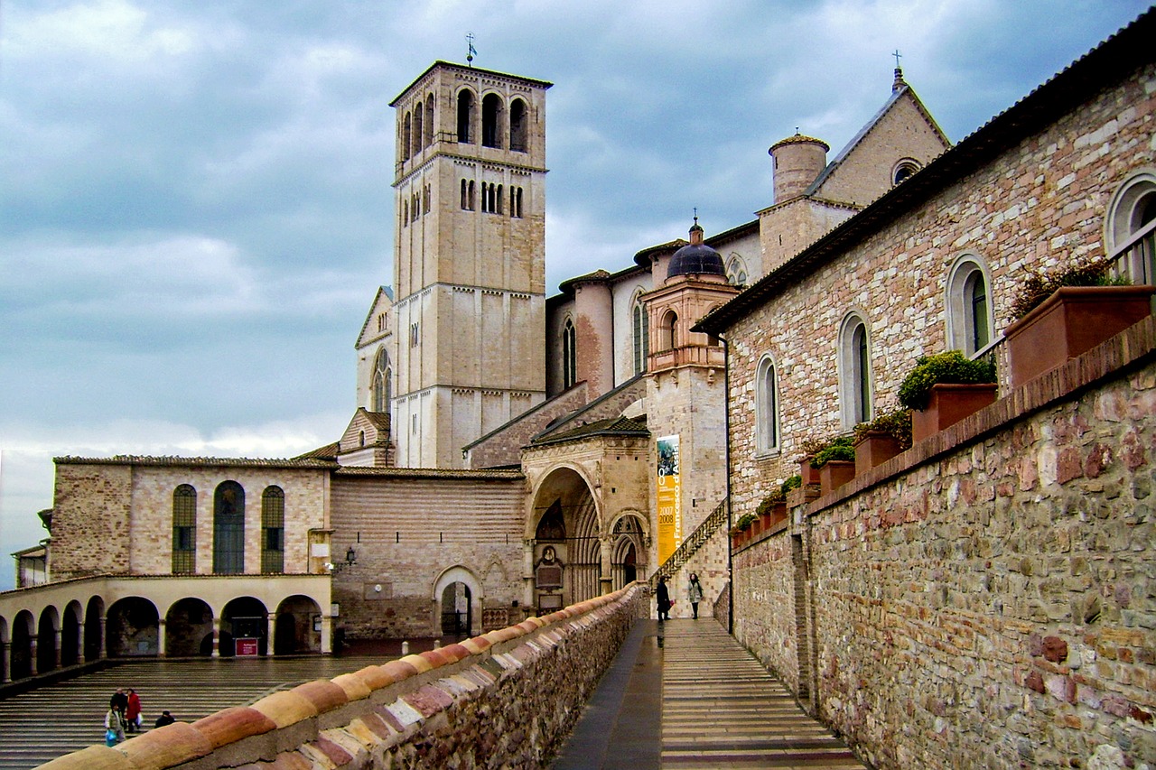 Romanesque meets Gothic in the Basilica and Sacred Convent in Assisi