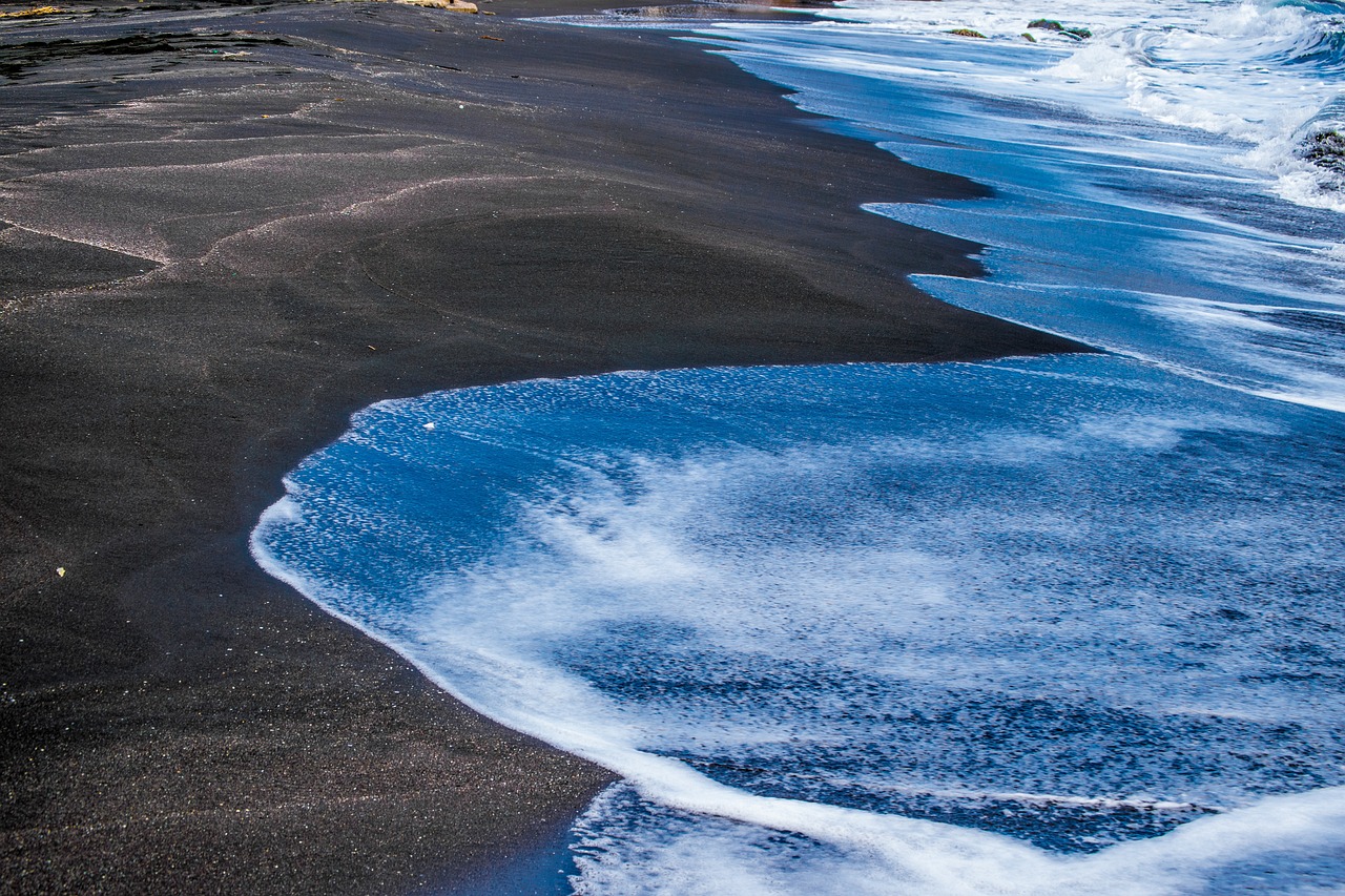 Mappatella Beach and La Rotonda Diaz for a downtown Naples waterfront dip