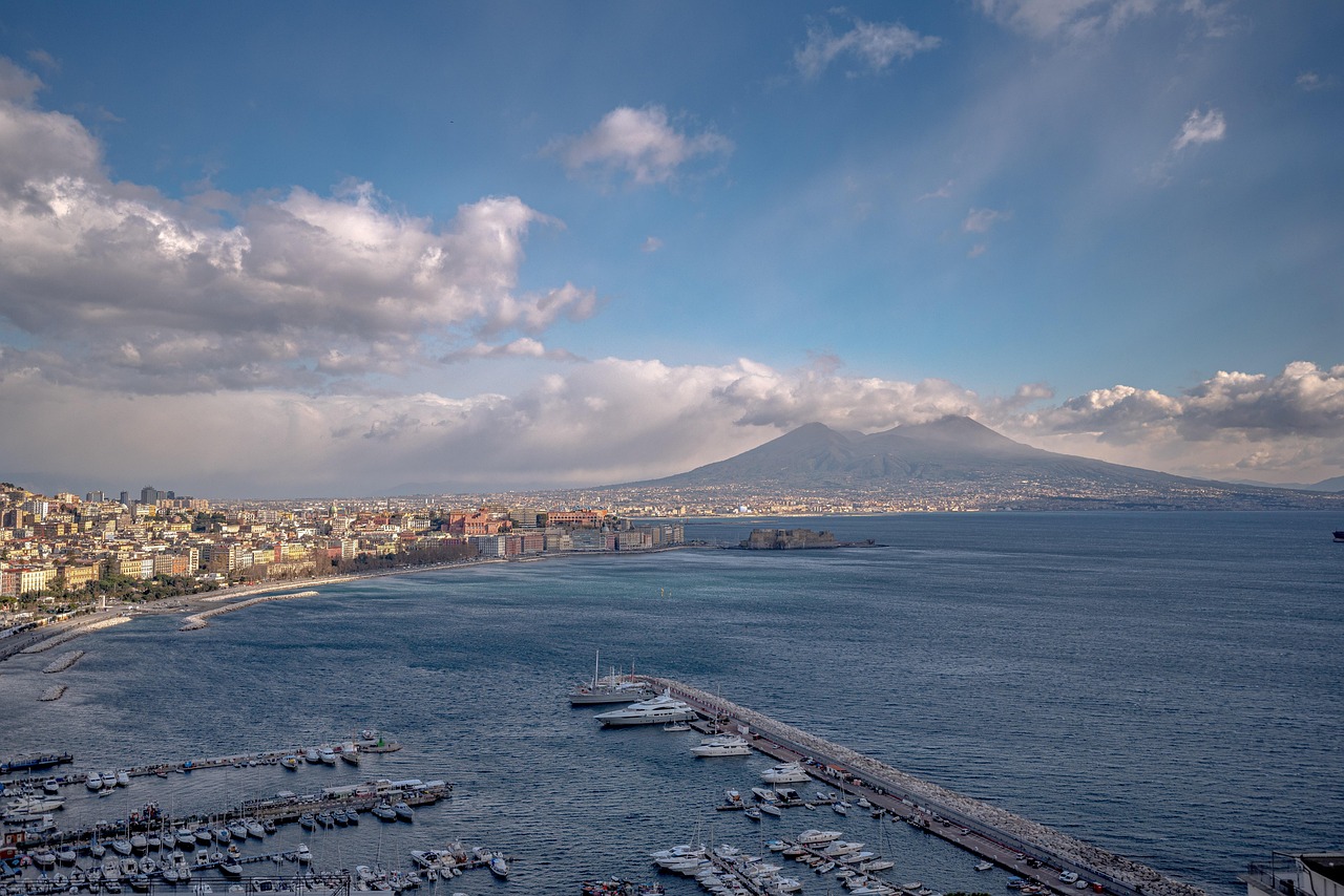 Littorio Beach designing an upscale beach-club day in Naples