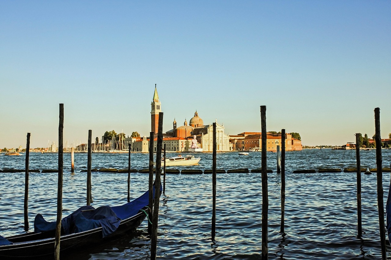 Design a Local Art Day Around Dorsoduro with Venice cultural stops