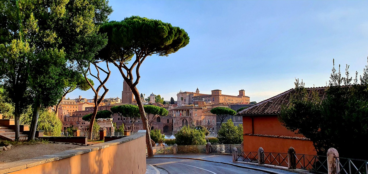 Choosing the Right Rome Map for a Seamless Arrival, with elegant routes for luxury travellers