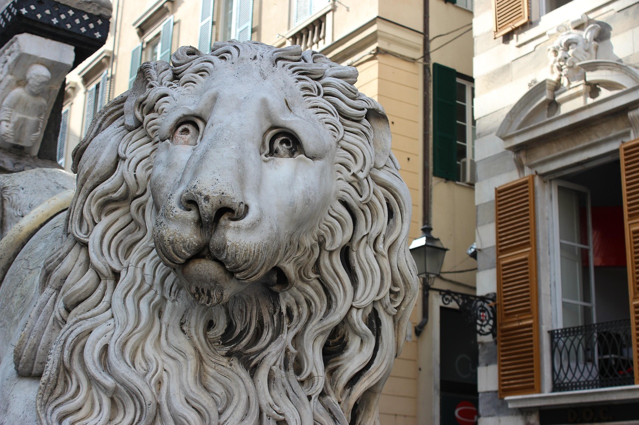 Day in Genoa itinerary through the city centre and old town lanes