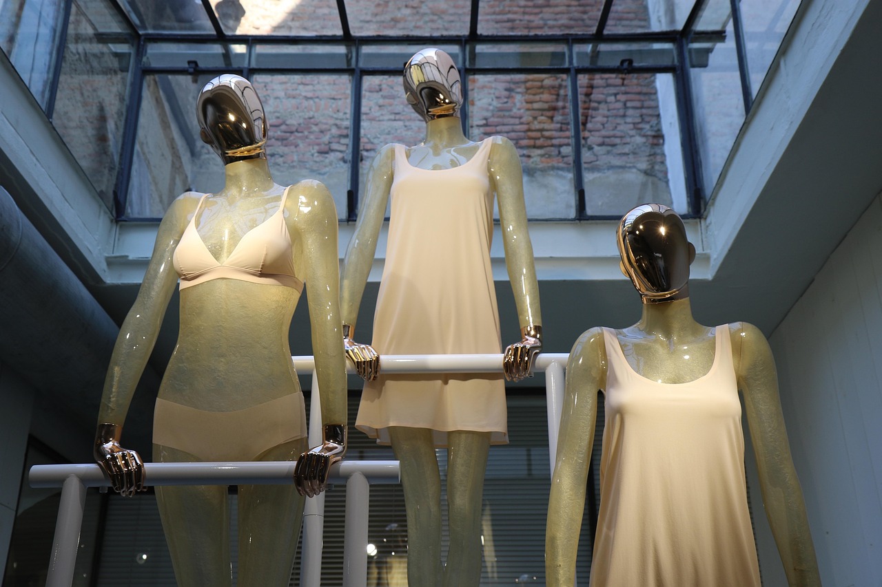 Fashion, modern Milan and a Lake Como day trip with flagship-store style