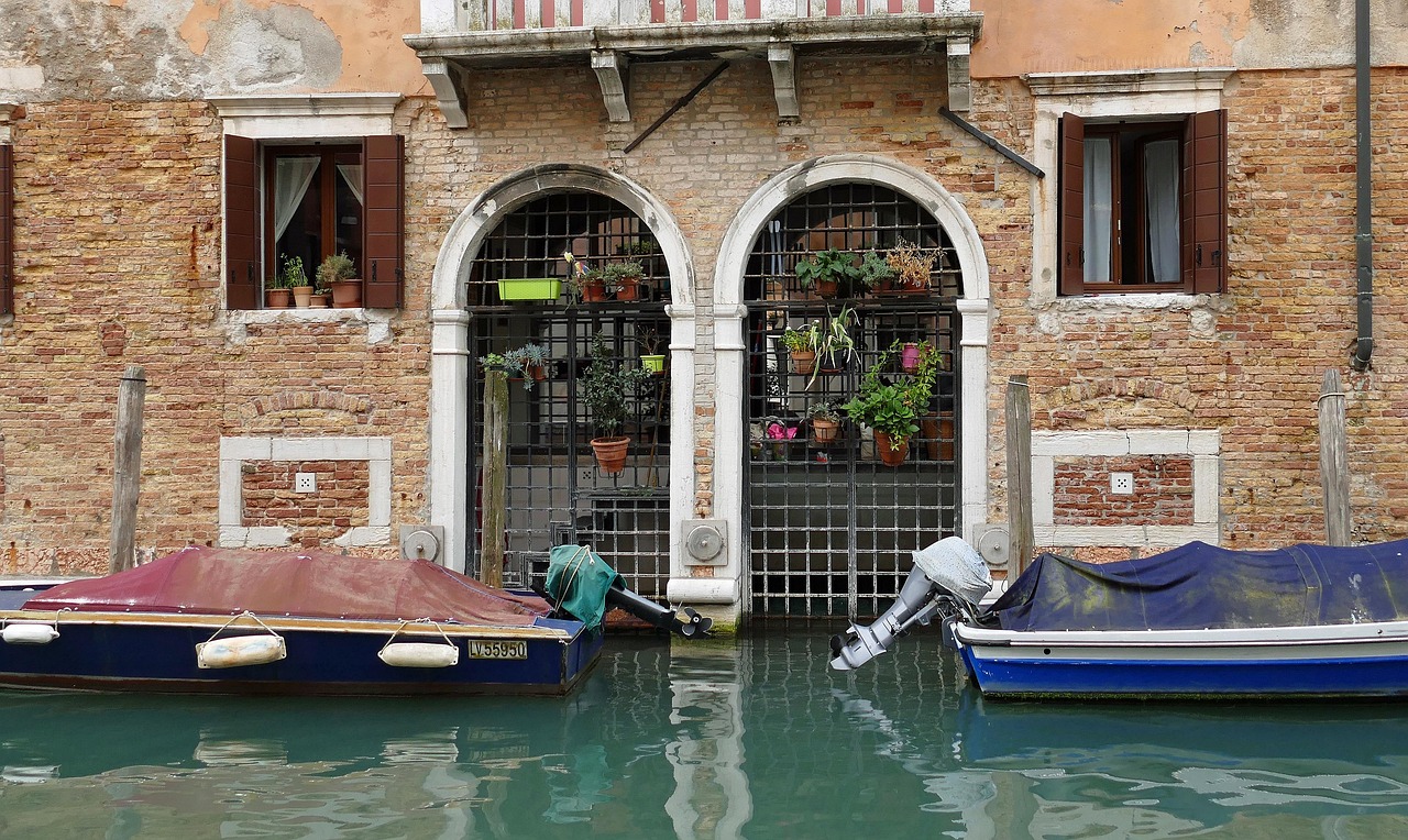 Cannaregio Many Canals and Getting Lost on Purpose, wandering smaller canals in Cannaregio Venice