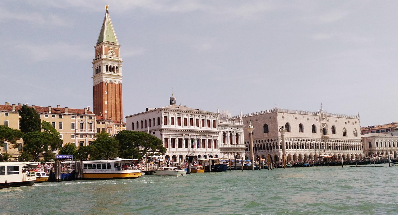 Dorsoduro to San Marco by Vaporetto Water Bus, a vaporetto glide across Venice